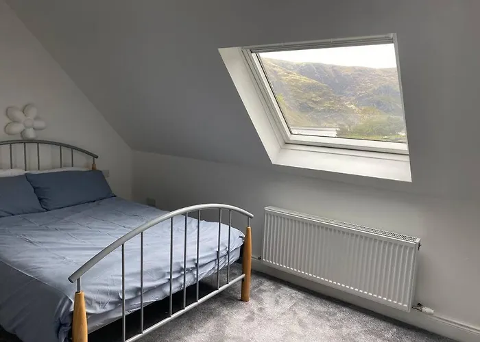 Cois Locha Nyaraló *