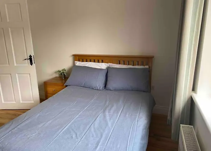 Cois Locha Nyaraló *